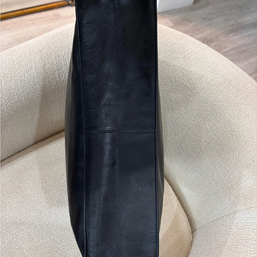 Vintage Chanel!!! Buy this Authentic CHANEL large lambskin shopping tote - Picture 9 of 16